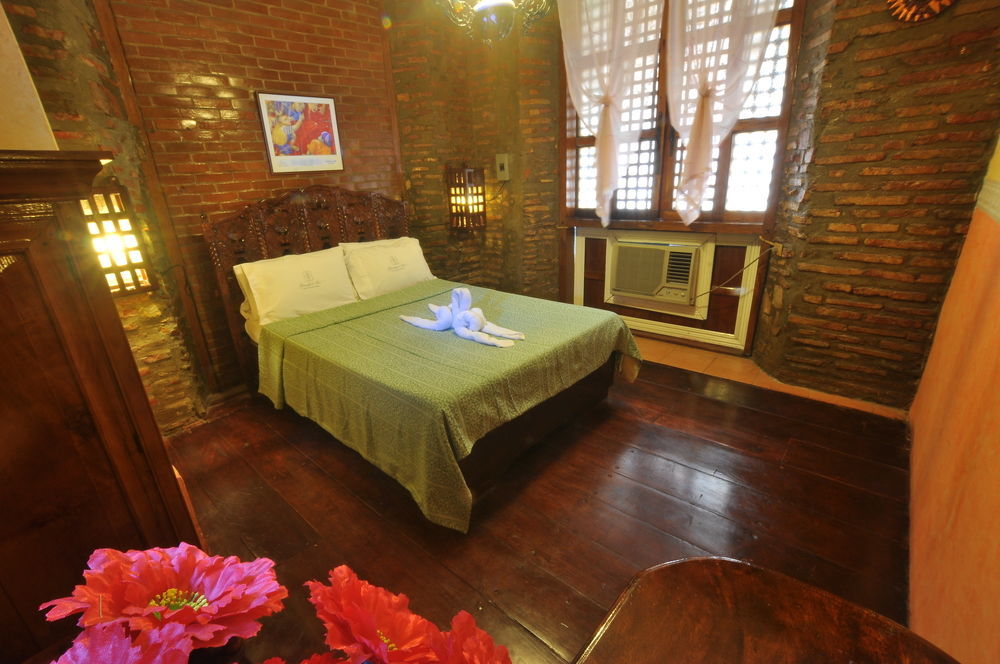 Zen Rooms Grandpa'S Inn Vigan Exterior foto