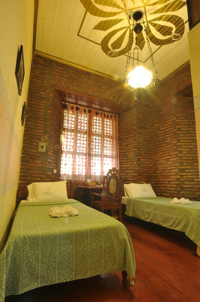 Zen Rooms Grandpa'S Inn Vigan Exterior foto
